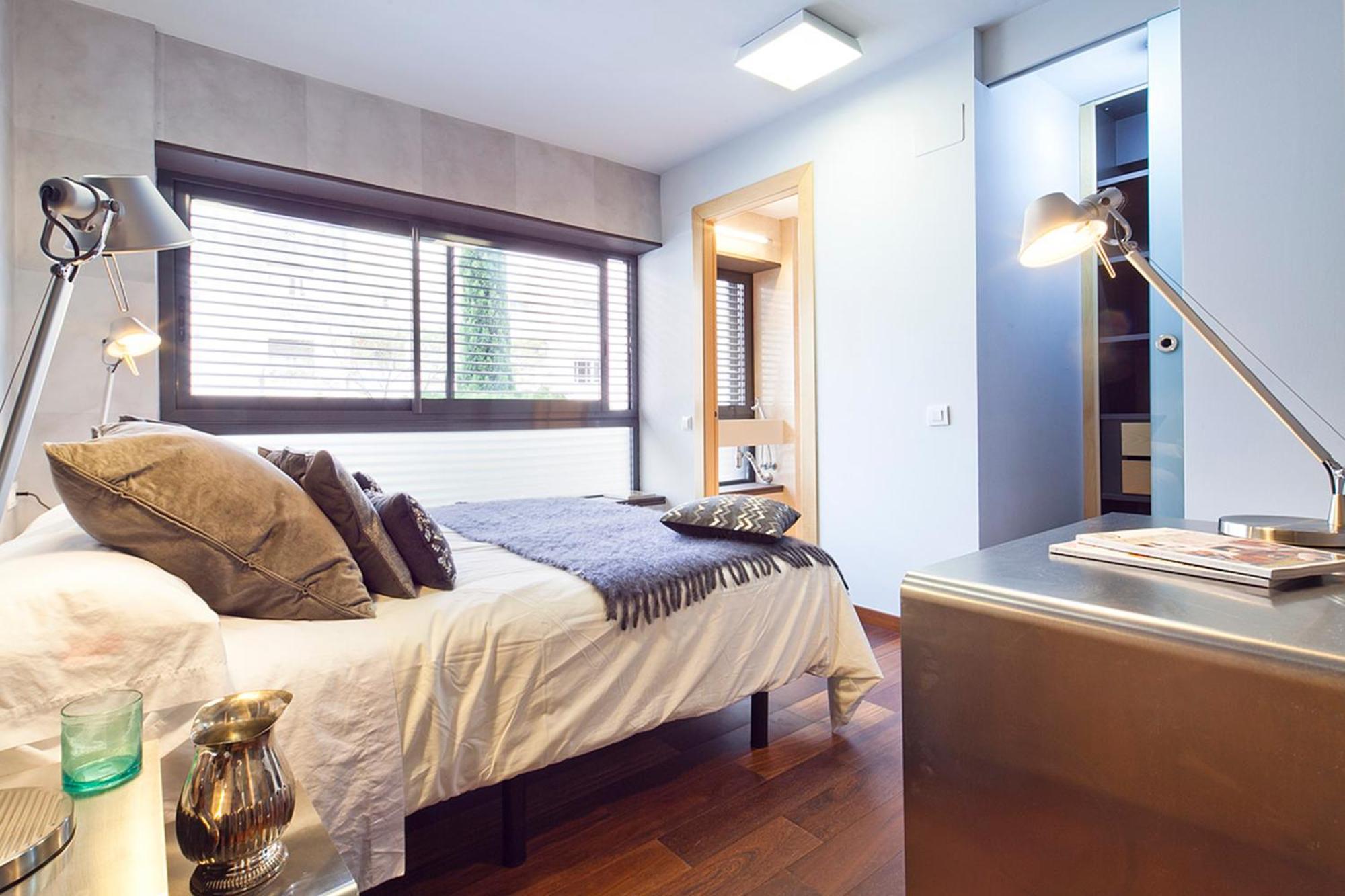 My Space Emirates - Splendid Apartment With Terrace And Pool Near Park Gueell Barcelona Eksteriør bilde