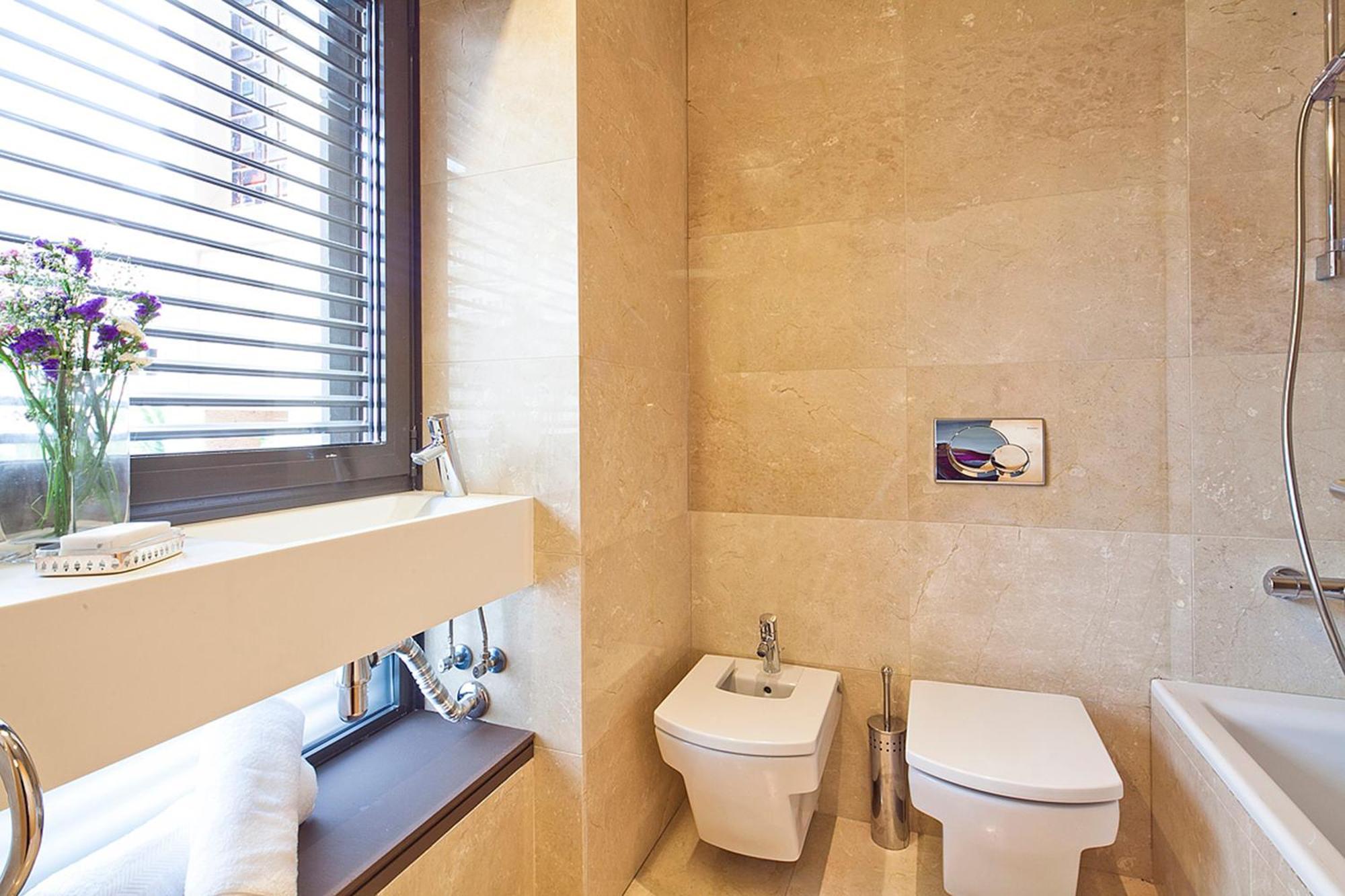 My Space Emirates - Splendid Apartment With Terrace And Pool Near Park Gueell Barcelona Eksteriør bilde
