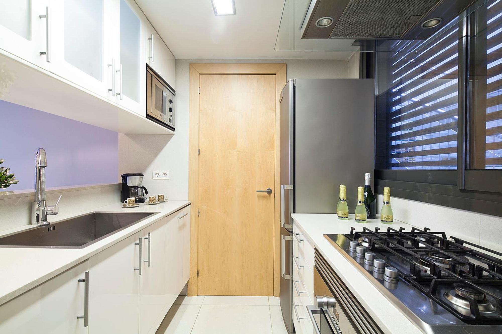 My Space Emirates - Splendid Apartment With Terrace And Pool Near Park Gueell Barcelona Rom bilde